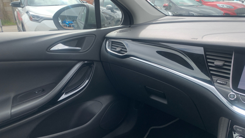 Vauxhall Astra 1.6T 16V 200 Elite Nav 5dr Petrol Hatchback